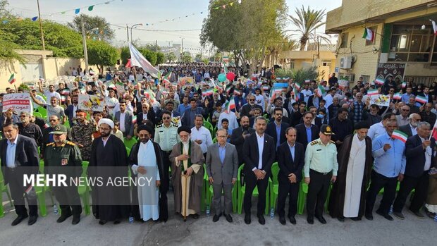 خروش مردم بندر دیر از کرانههای نیلگون خلیج فارس