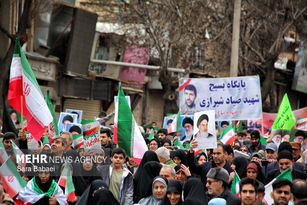 کرمانشاه صحنه یکی از بی‌نظیرترین راهپیمایی‌ها شد