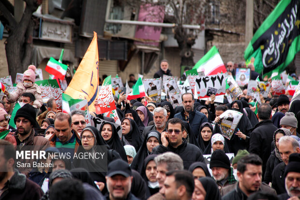 حماسه ۲۲ بهمن در کرمانشاه با حضور پرشور مردم