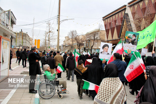حماسه ۲۲ بهمن در کرمانشاه با حضور پرشور مردم