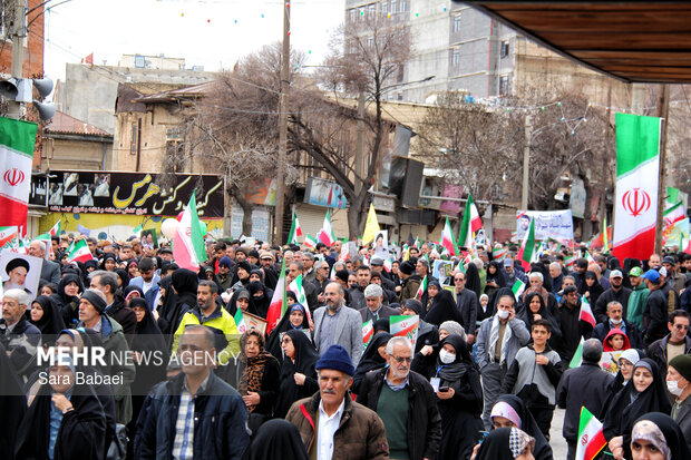حماسه ۲۲ بهمن در کرمانشاه با حضور پرشور مردم