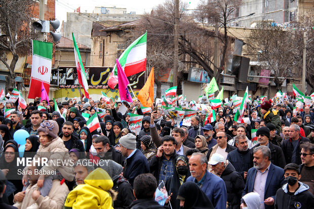 حماسه ۲۲ بهمن در کرمانشاه با حضور پرشور مردم