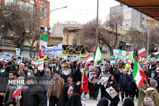 حماسه ۲۲ بهمن در کرمانشاه با حضور پرشور مردم