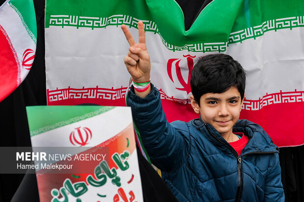 حضور رئیس مجلس در راهپیمایی یوم‌الله ۲۲ بهمن