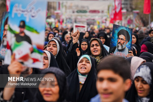 حضور رئیس مجلس در راهپیمایی یوم‌الله ۲۲ بهمن