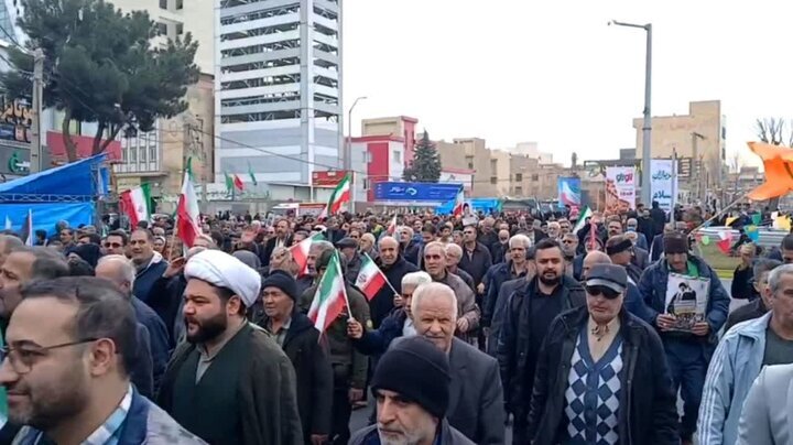 VIDEO: People in Rasht mark Bahman 22 Rally