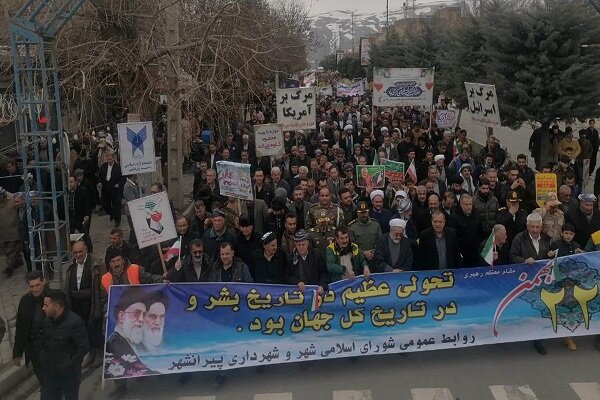 روایت حضور باشکوه آذری ها در بهمن بارانی؛۲۲ بهمنی که ماندگار شد