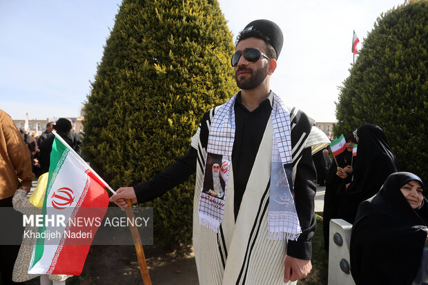 ۲۲ بهمن در اصفهان؛ روایت همبستگی نسلها زیر پرچم ایران