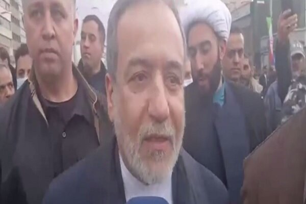 Araghchi hails people huge turnout to 22 Bahman rallies