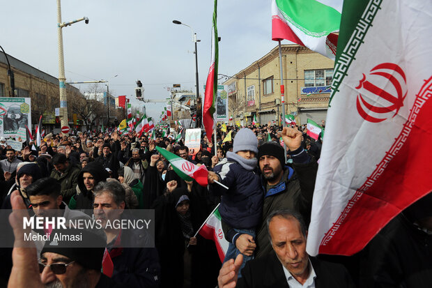 راهپیمایی ۲۲ بهمن در زنجان