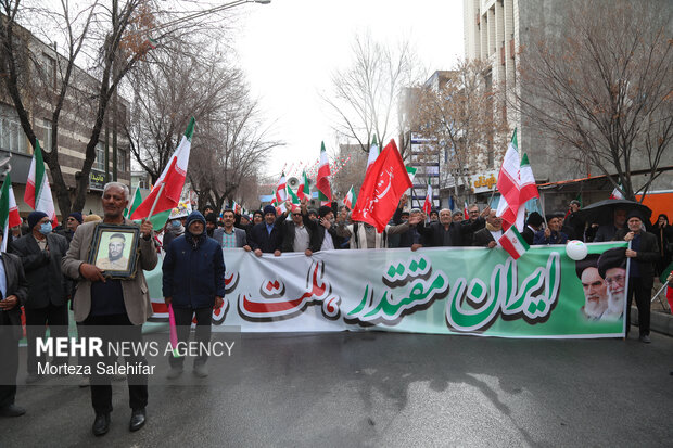 راهپیمایی ۲۲ بهمن در شهرکرد