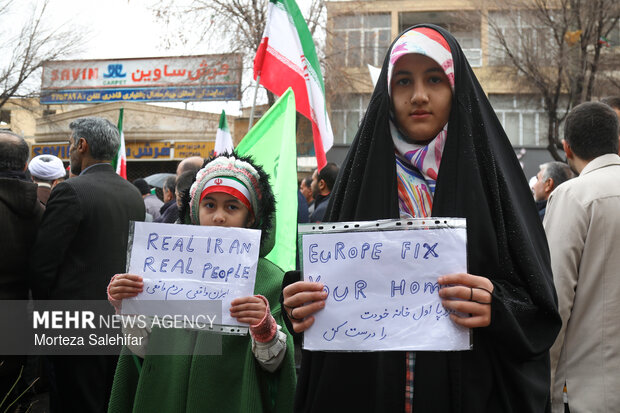 راهپیمایی ۲۲ بهمن در شهرکرد