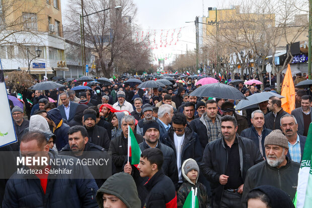 راهپیمایی ۲۲ بهمن در شهرکرد