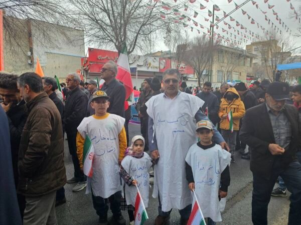 شهرکردی ها پای کار انقلاب؛ حضور پرشور نسل جوان در راهپیمایی ۲۲ بهمن