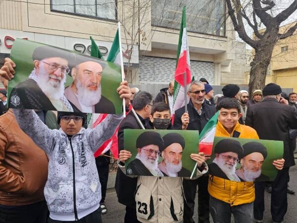 شهرکردی ها پای کار انقلاب؛ حضور پرشور نسل جوان در راهپیمایی ۲۲ بهمن