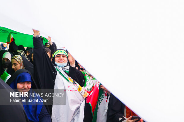 زیر پرچم الله نشان