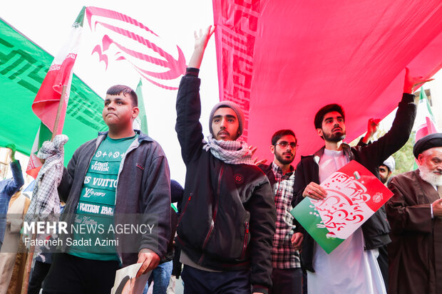 زیر پرچم الله نشان