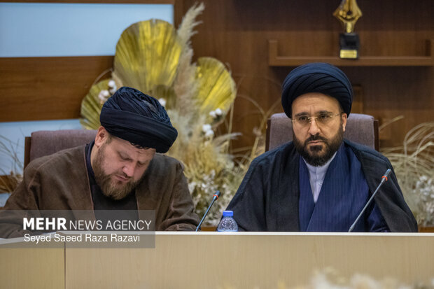 کارگاه ایده‌ها و تجربه‌های حلقه‌های میانی