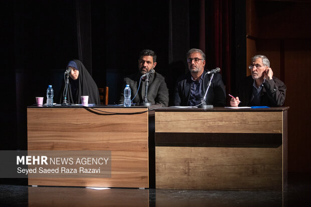 کارگاه ایده‌ها و تجربه‌های حلقه‌های میانی