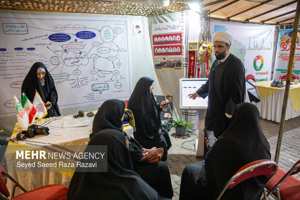 کارگاه ایده‌ها و تجربه‌های حلقه‌های میانی