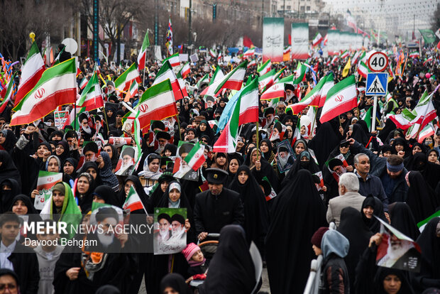 راهپیمایی ۲۲ بهمن در مشهد