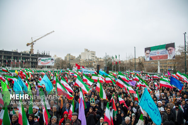 راهپیمایی ۲۲ بهمن در مشهد