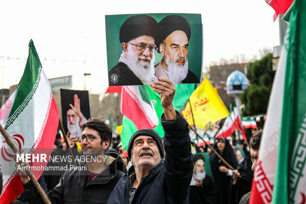 لیبک مردم به دعوت رهبر معظم انقلاب؛ حماسه ای دیگر در روز قدس ۱۴۰۴ 1 پایگاه خبری ججین حضور گسترده مردم قم در راهپیمایی روز قدس