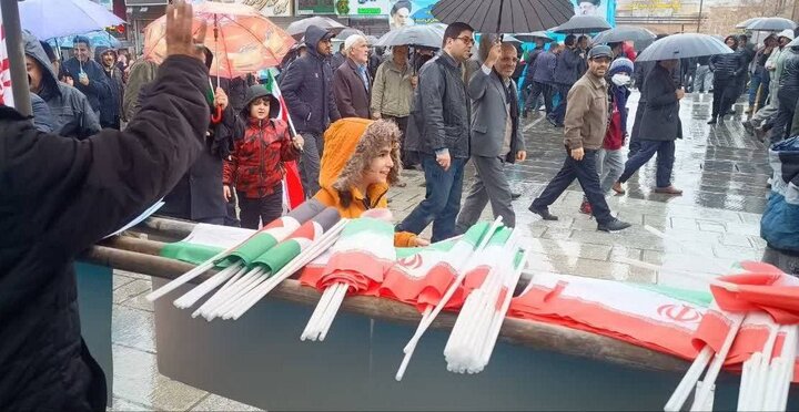 ۲۲ بهمن کردستان مردمی‌تر از همیشه؛ روایت هم‌زمان حماسه، گفتگو و معنویت