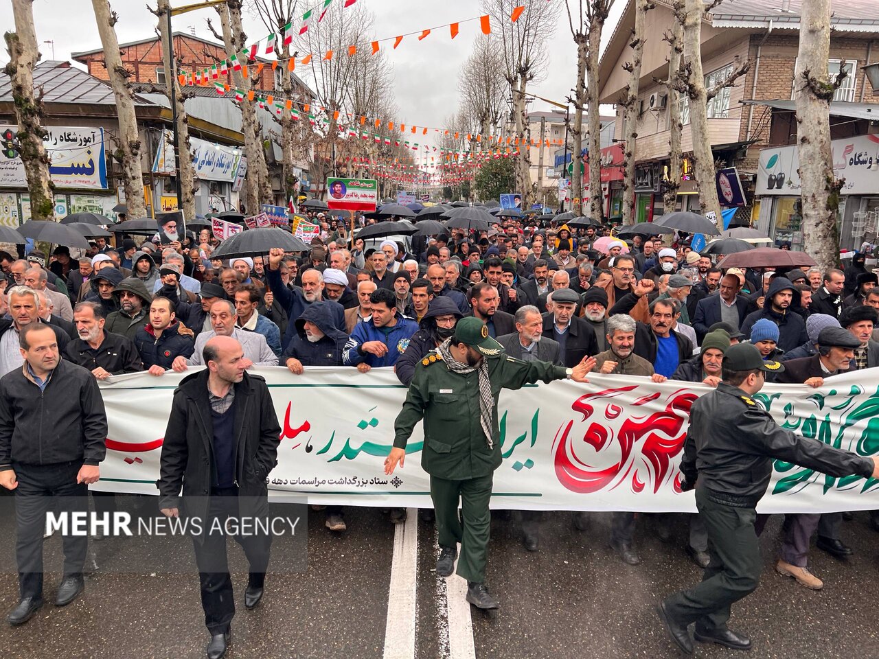 اسلامي،راهپيمايي،انقلاب،مسيرهاي،شهدا،بارش،فقيه