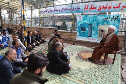 نماینده ولی‌فقیه در سمنان: مطالبات کارگران اولویت مدیران صنعتی باشد