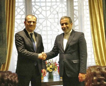 Azeri FM congratulates Iran on revolution victory anniversary