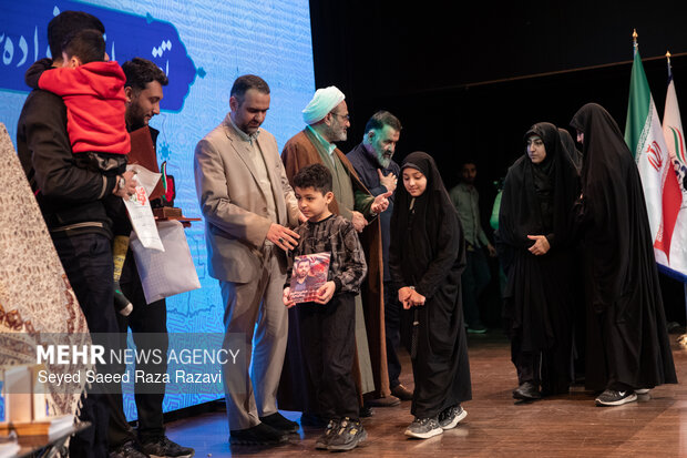 همایش «حلقه‌های میانی گام دوم انقلاب»