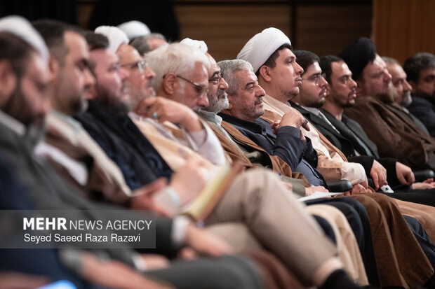 همایش «حلقه‌های میانی گام دوم انقلاب»