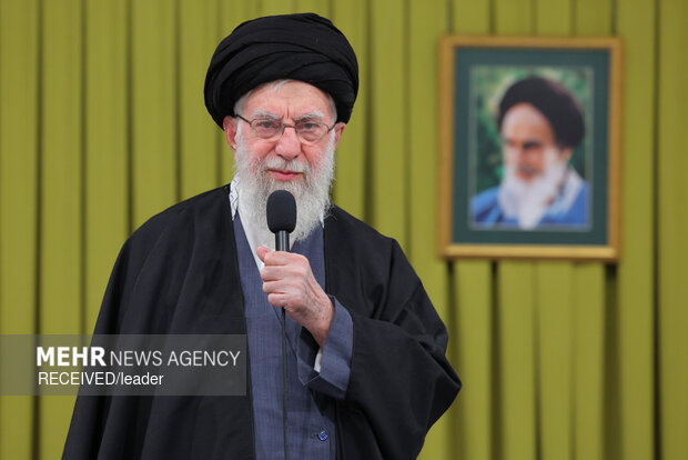 پیام رهبر معظم انقلاب به مناسبت حماسه آفرینی ملت ایران در راهپیمایی ۲۲ بهمن