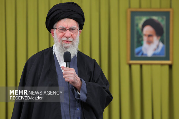 پیام رهبر معظم انقلاب به مناسبت حماسه آفرینی ملت ایران در راهپیمایی ۲۲ بهمن
