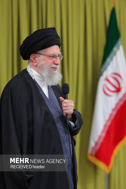 پیام رهبر معظم انقلاب به مناسبت حماسه آفرینی ملت ایران در راهپیمایی ۲۲ بهمن