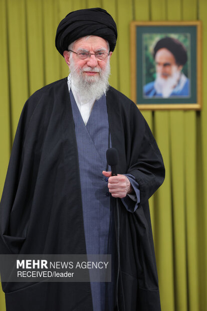 پیام رهبر معظم انقلاب به مناسبت حماسه آفرینی ملت ایران در راهپیمایی ۲۲ بهمن