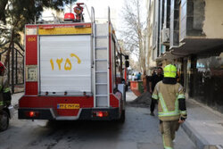 ۱۲ نفر از آتش‌سوزی یک مجتمع مسکونی در مشهد نجات یافتند