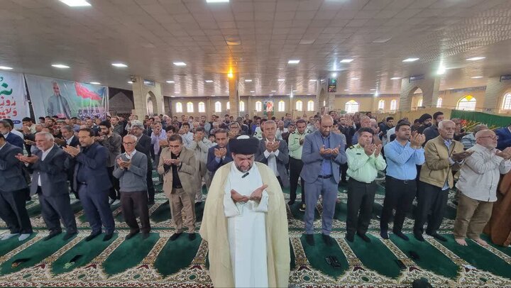 امام جمعه گناوه: حضور حماسی مردم وظیفه مسئولان را سنگینتر کرد