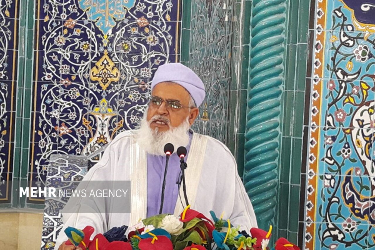 امام جمعه اهلسنت خاش: هزینههای سنگین ازدواج را از دوش جوانان برداریم