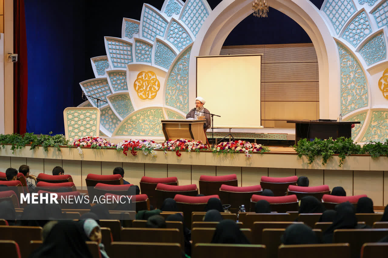 جمعه،اجتماعي،روحانيت،جايگاه،خانواده،ائمه،امام،همراه،مجاهدت،تقوا