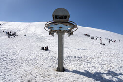 چہاہارمحال و بختیاری میں برف باری کا لطف، شہریوں کی اسکی ریزورٹ میں تفریح