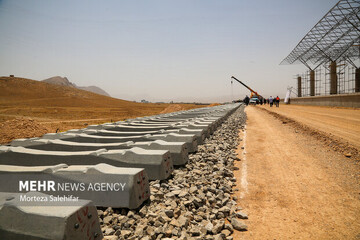  توقيع 7 مذكرات تفاهم ووثائق تعاون لتطوير ممرات السكك الحديدية والطرق