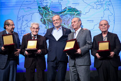 همایش فرصت‌های سرمایه‌گذاری و تامین مالی راه‌گذارهای ریلی و جاده‌ای