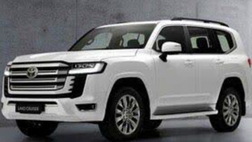 کشف تویوتا لندکروز ۸۰ میلیاردی قاچاق در عباس آباد