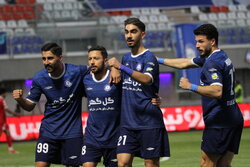 لیگ برتر فوتبال - گل‌گهر و پرسپولیس