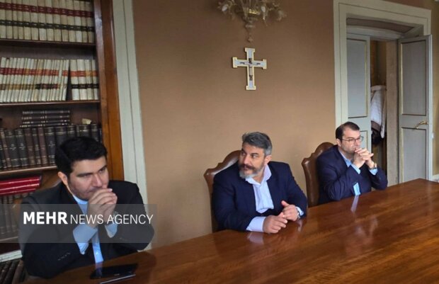 انویهتکیه: برخلاف تبلیغات معاندین، مسیحیان در ایران تحت فشار نیستند