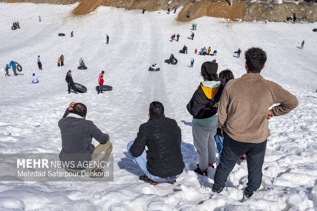 
Playing in the snow in Chaharmahal and Bakhtiari Province
