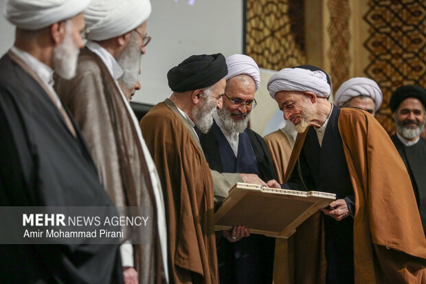 اختتامیه بیست و هفتمین همایش کتاب سال حوزه در قم