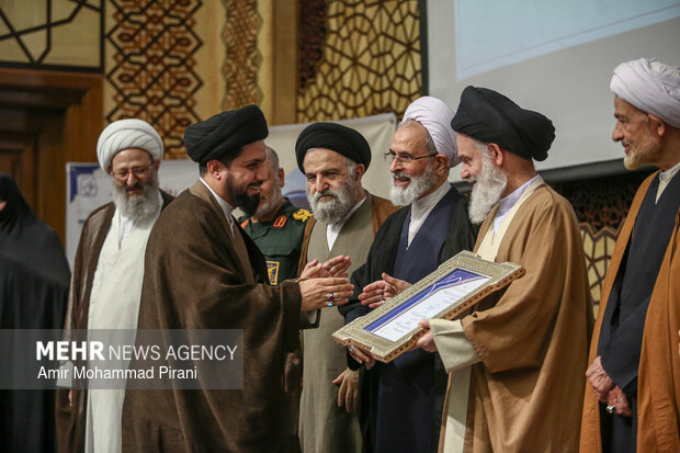 اختتامیه بیست و هفتمین همایش کتاب سال حوزه در قم